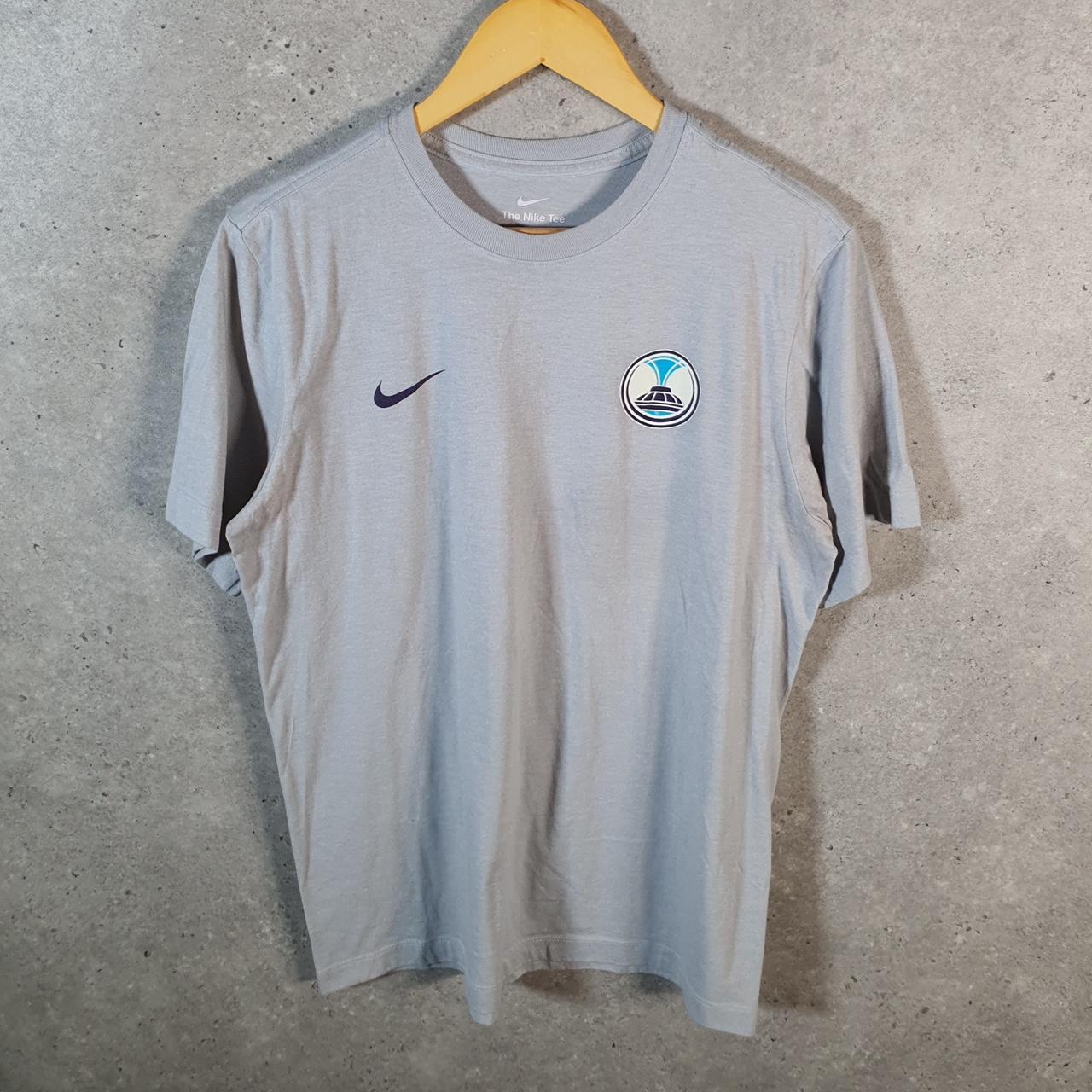 Vintage Nike Graphic Spellout T Shirt Men’s Medium Grey Swoosh Athletic