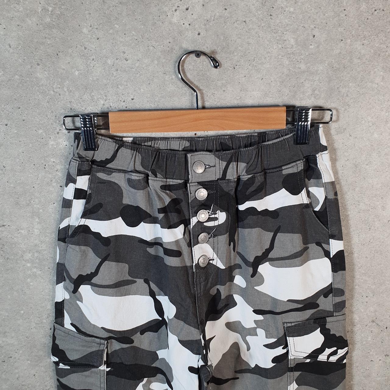 Vintage Almost Famous Camouflage Army Cargo Trousers Womens Medium Grey RealTree Big Fish Vintage