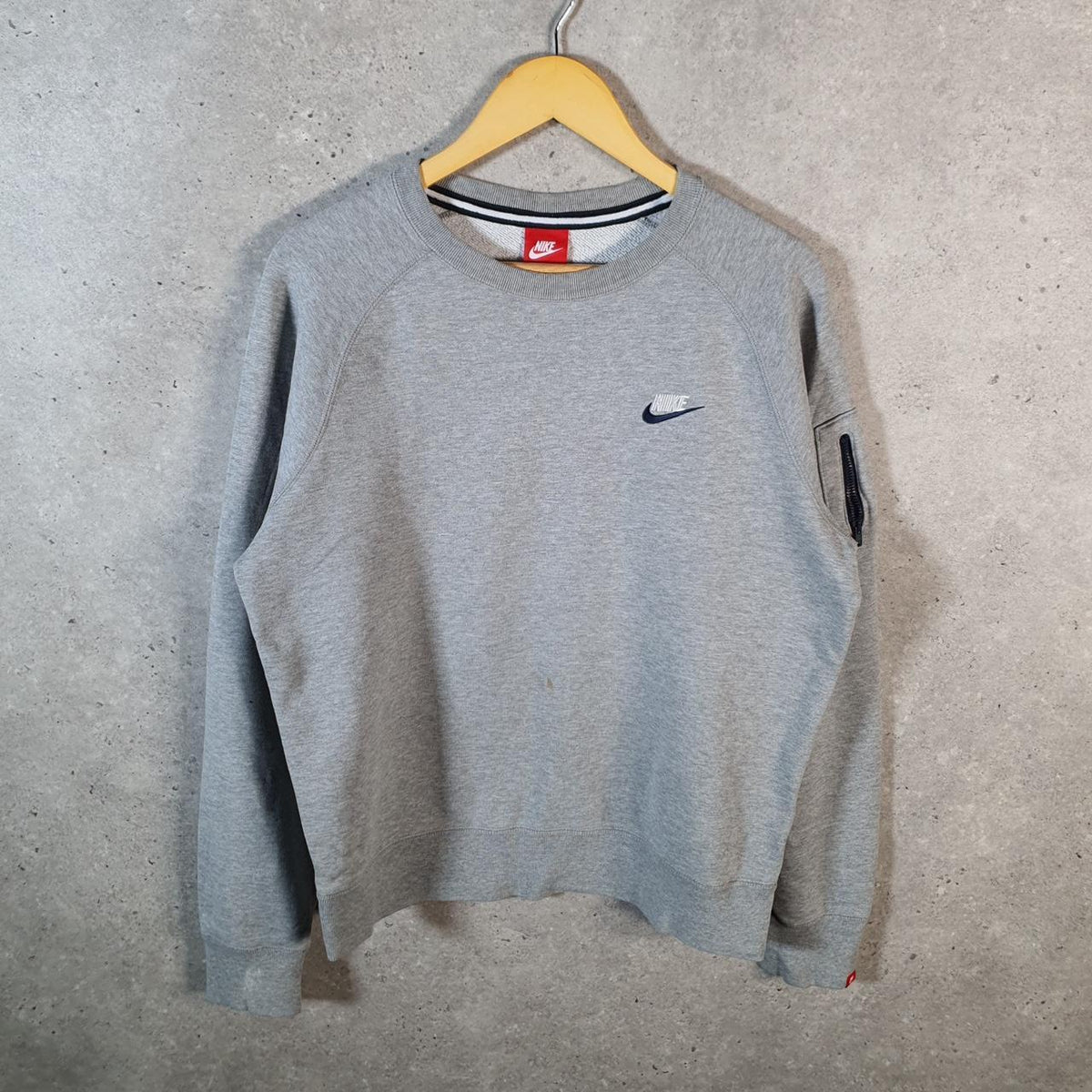 Vintage Nike Club Sweatshirt Men’s Medium Grey Swoosh Y2K Pullover Logo