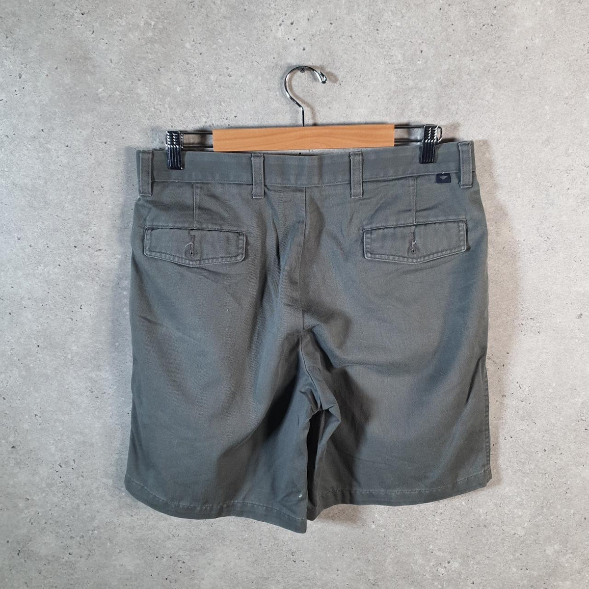 Vintage Dockers Chino Shorts Jorts Cargo Men’s W32 Grey Baggy Cotton A4417