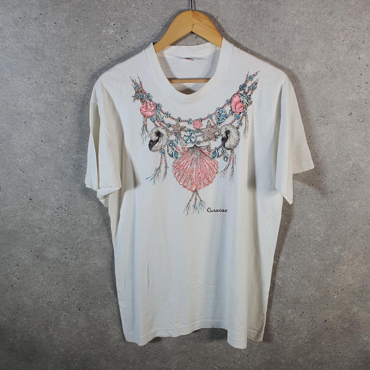 Vintage Fruit of the Loom Curacoa Graphic Single Stitch T Shirt Men’s Large White Big Fish Vintage