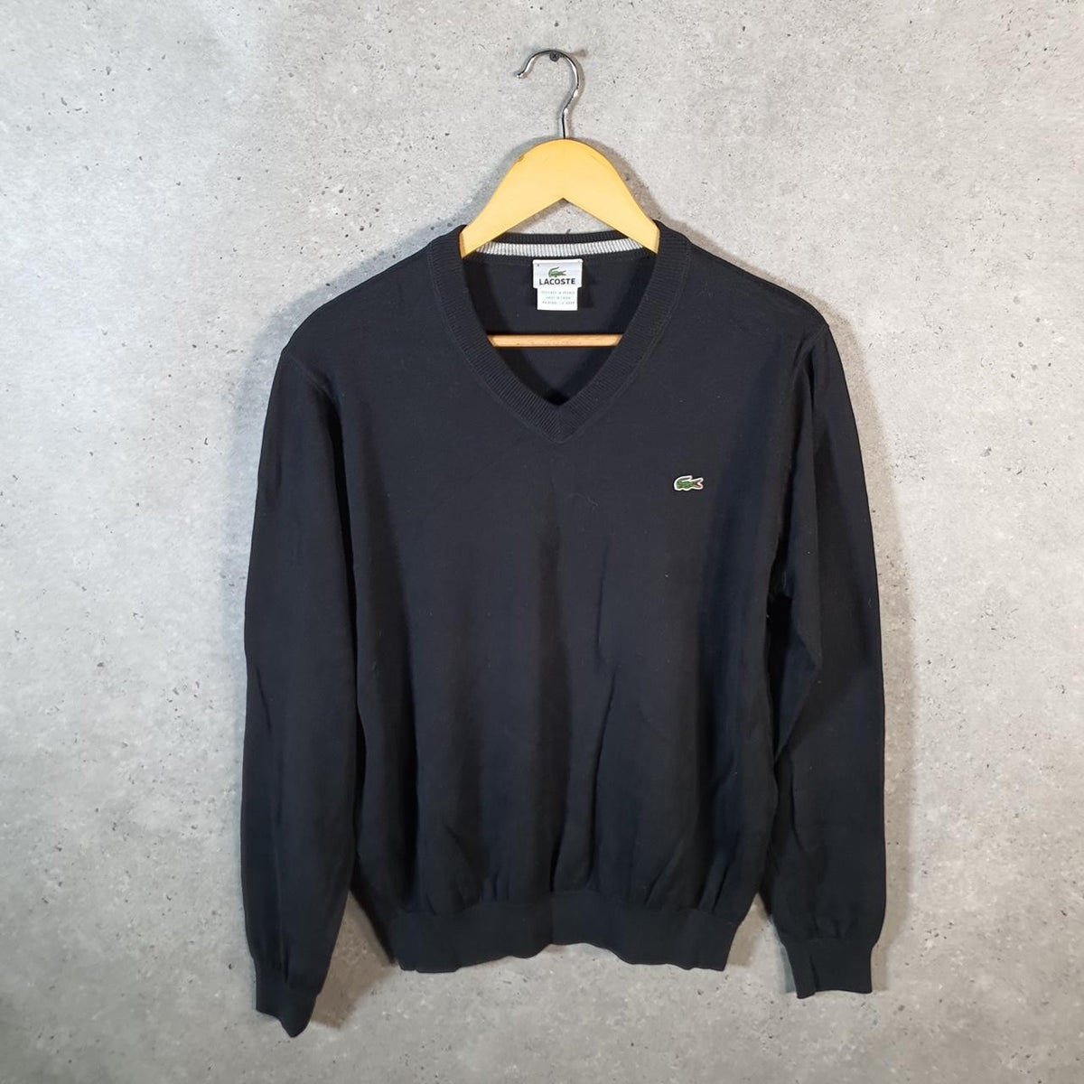 Vintage Lacoste Sweatshirt Men’s Medium Black Pullover Logo Y2K Jumper Logo