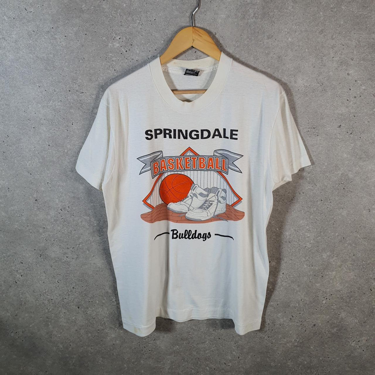 Vintage Fruit of the Loom USA Springdale Basketball Bulldogs Single Stitch T Shirt Men’s Large White Big Fish Vintage