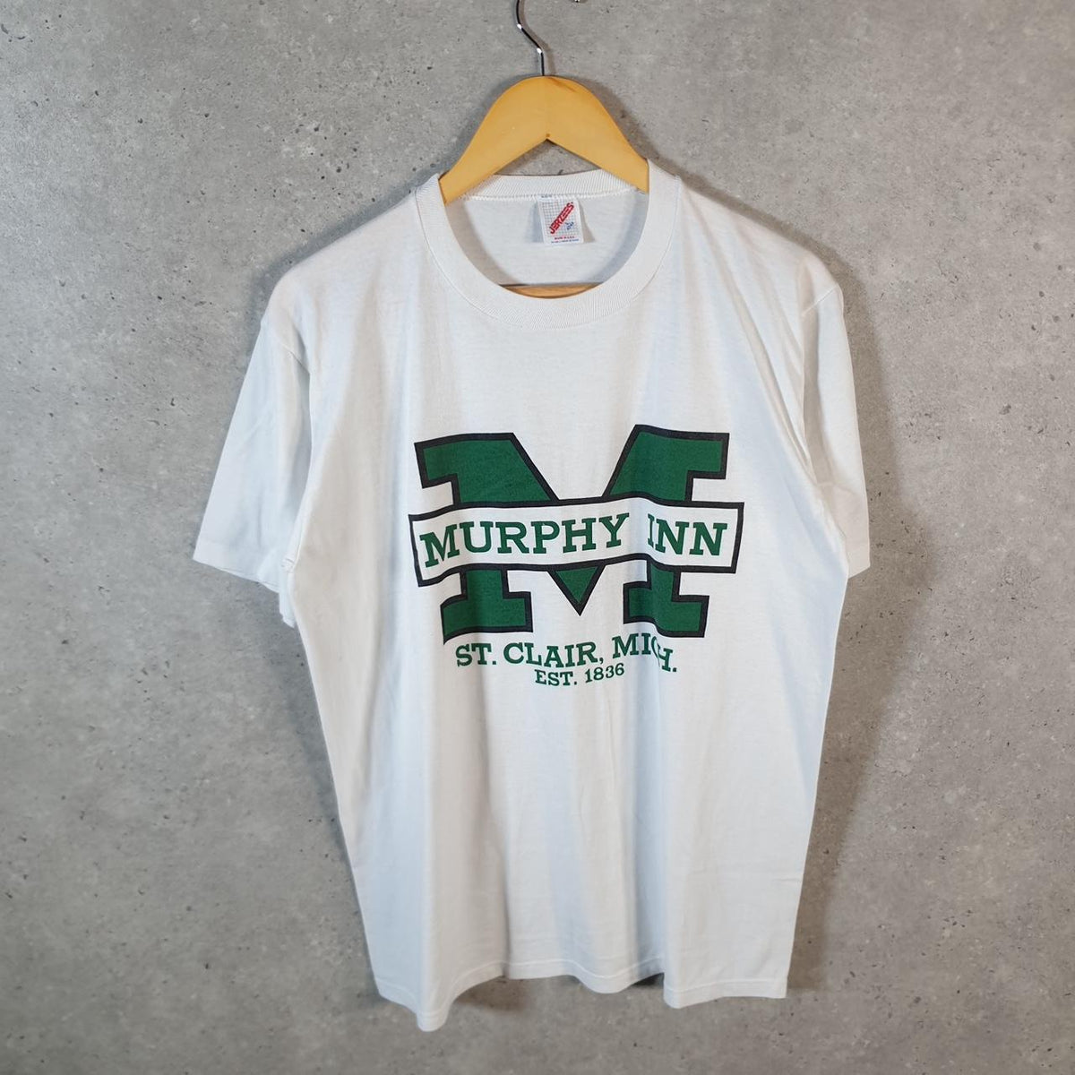 Vintage Jerzees Murphy Inn St Clair Mich USA 90s Single Stitch T Shirt Men’s Large White C8928