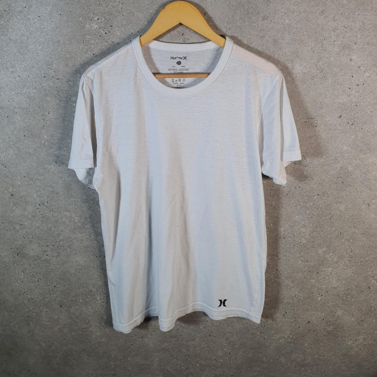 Vintage Hurley T Shirt Men’s White Large Casual Sports Logo Athletic C9799