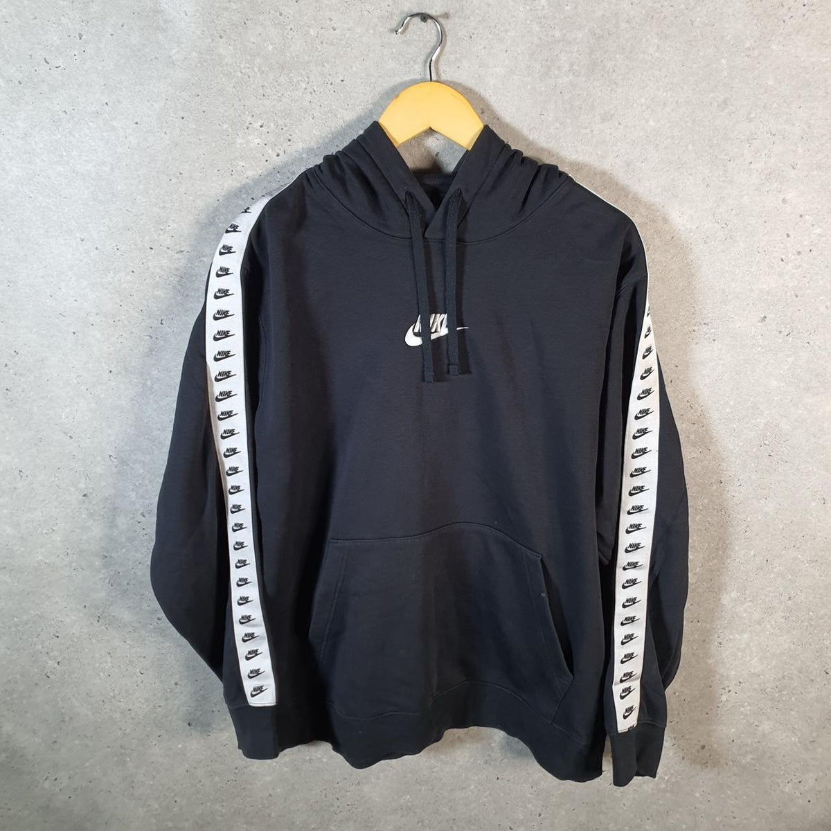 Vintage Nike Club Hoodie Men’s XL Black Centre Swoosh Y2K Pullover Sweatshirt Logo