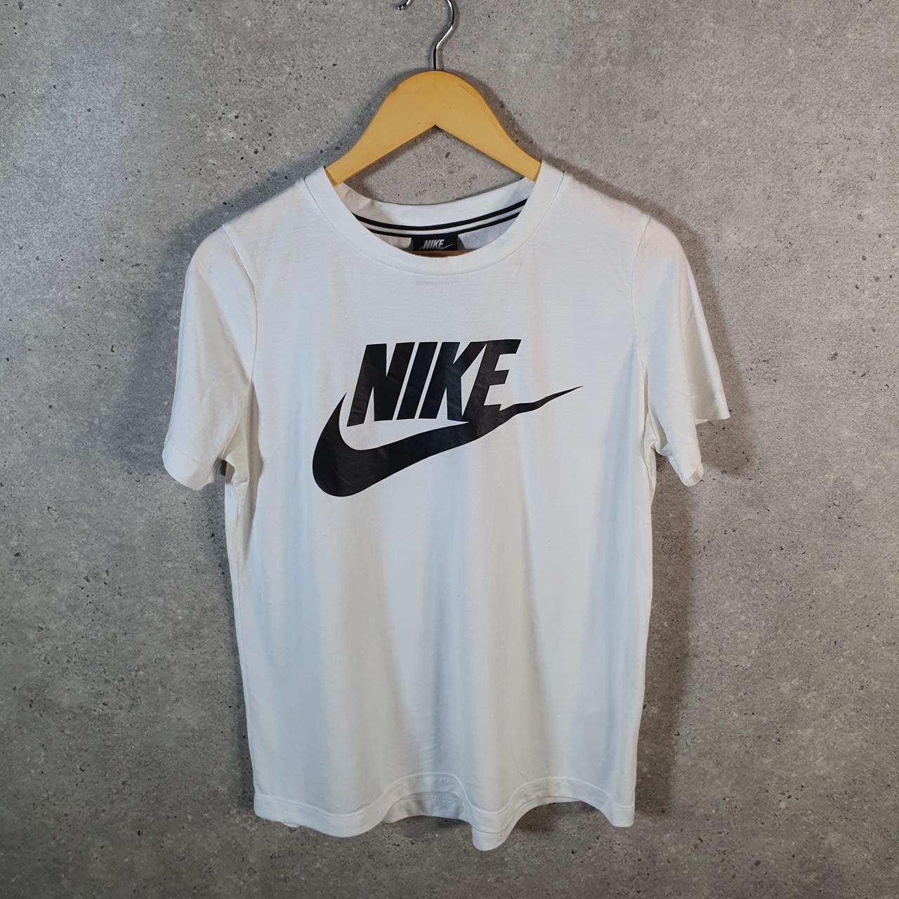 Vintage Nike Club Spellout T Shirt Shirt Men’s Medium White Logo Athletic C9833