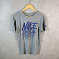 Vintage Nike Spellout Club T Shirt Men’s Medium Grey Logo Swoosh Athletic C9960