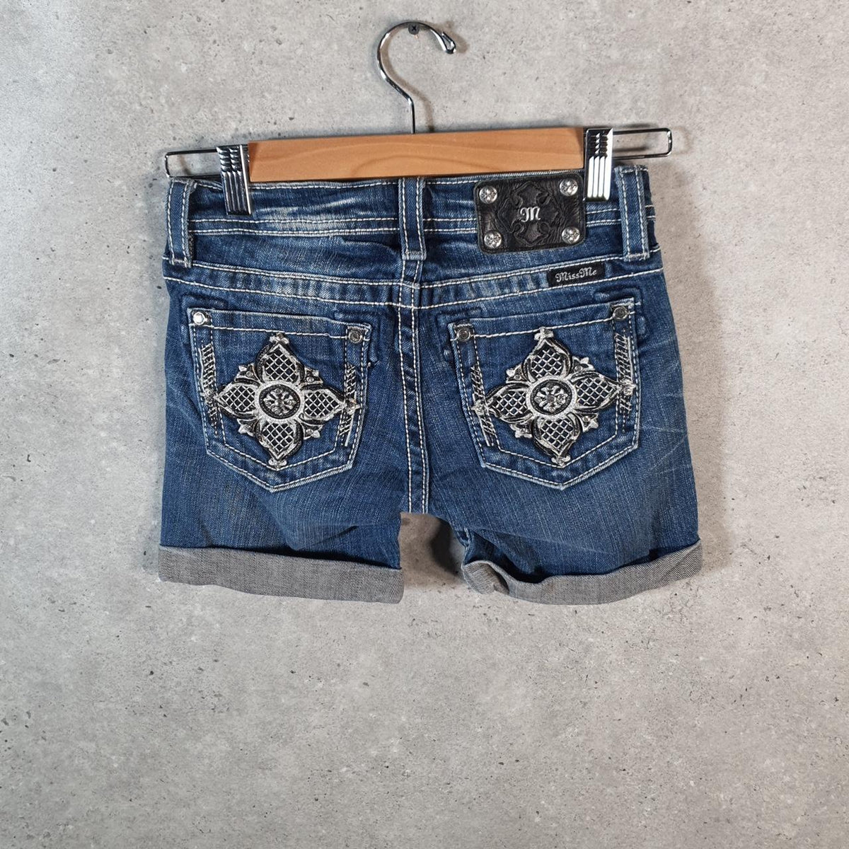 Vintage Miss Me Baggy Y2K Hip Hop Jeans Shorts Jorts Womens W24 Blue Denim Low Rise