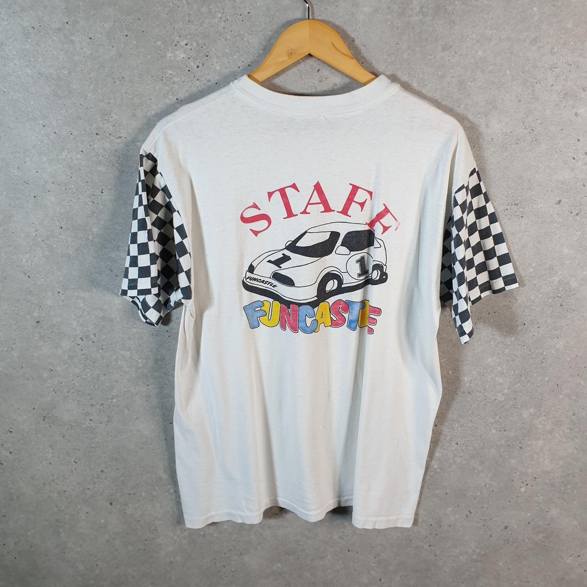 Vintage Hanes Funcastle 90s USA Single Stitch T Shirt Men’s Medium White C8382