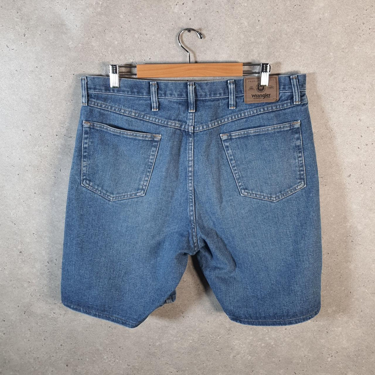Vintage Wrangler Denim Shorts Jorts Cargo Men’s W38 Relaxed Blue Baggy Cotton