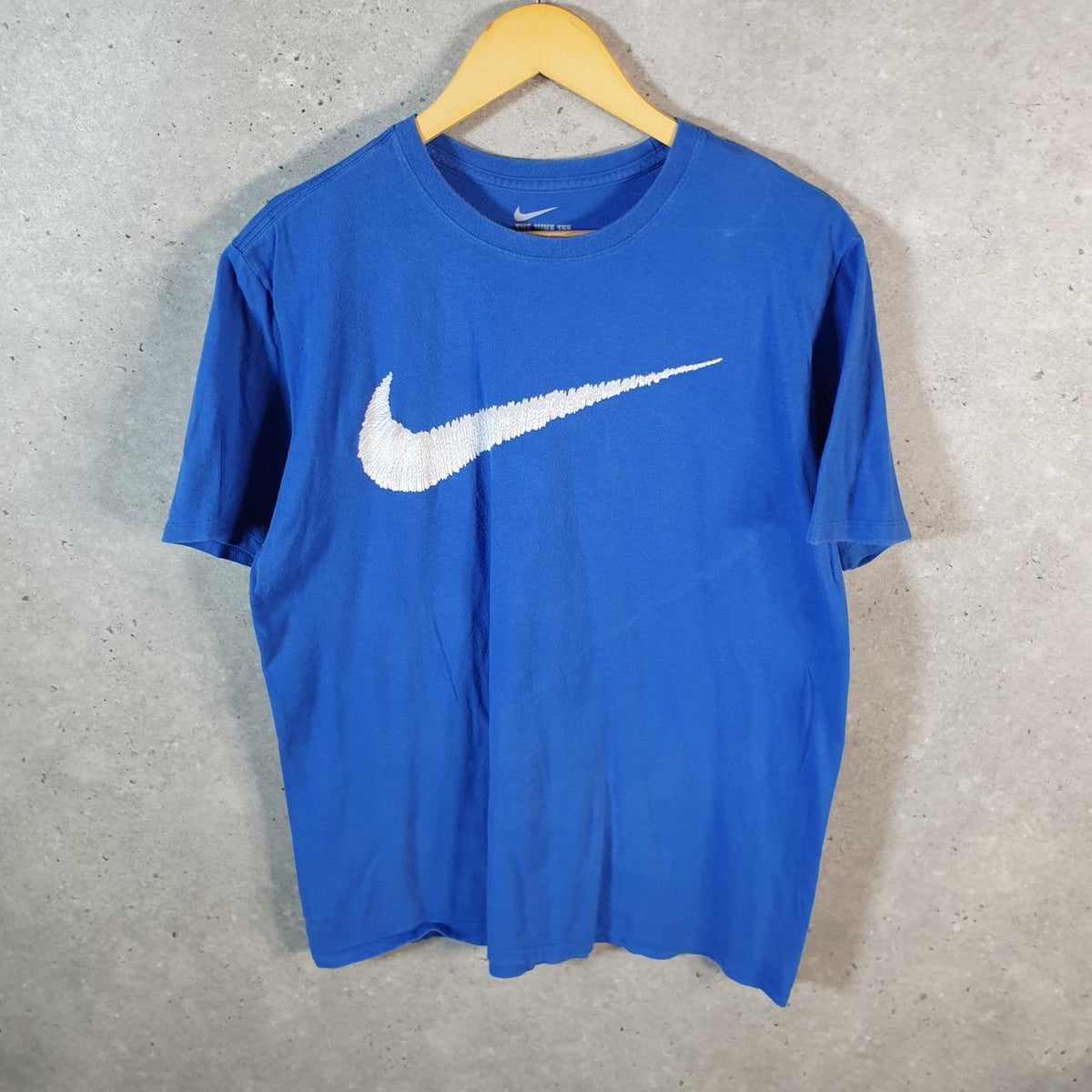 Vintage Nike Club Spellout T Shirt Men’s Large Blue Logo Swoosh Athletic