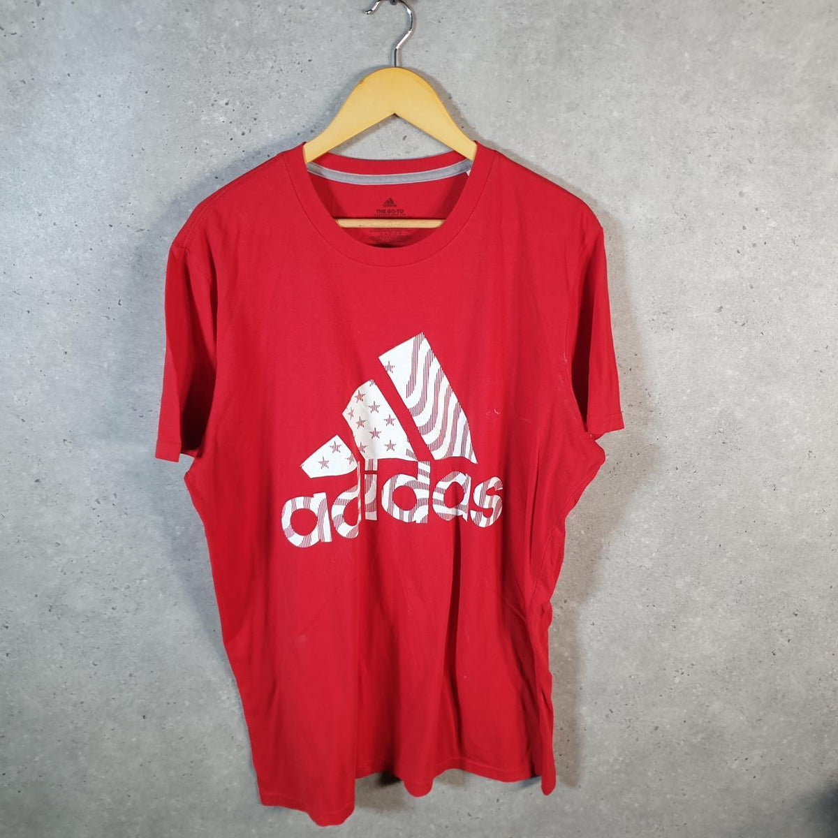 Vintage Adidas Go Tee T Shirt Shirt Men’s XL Red Three Stripes Logo Athletic C9925