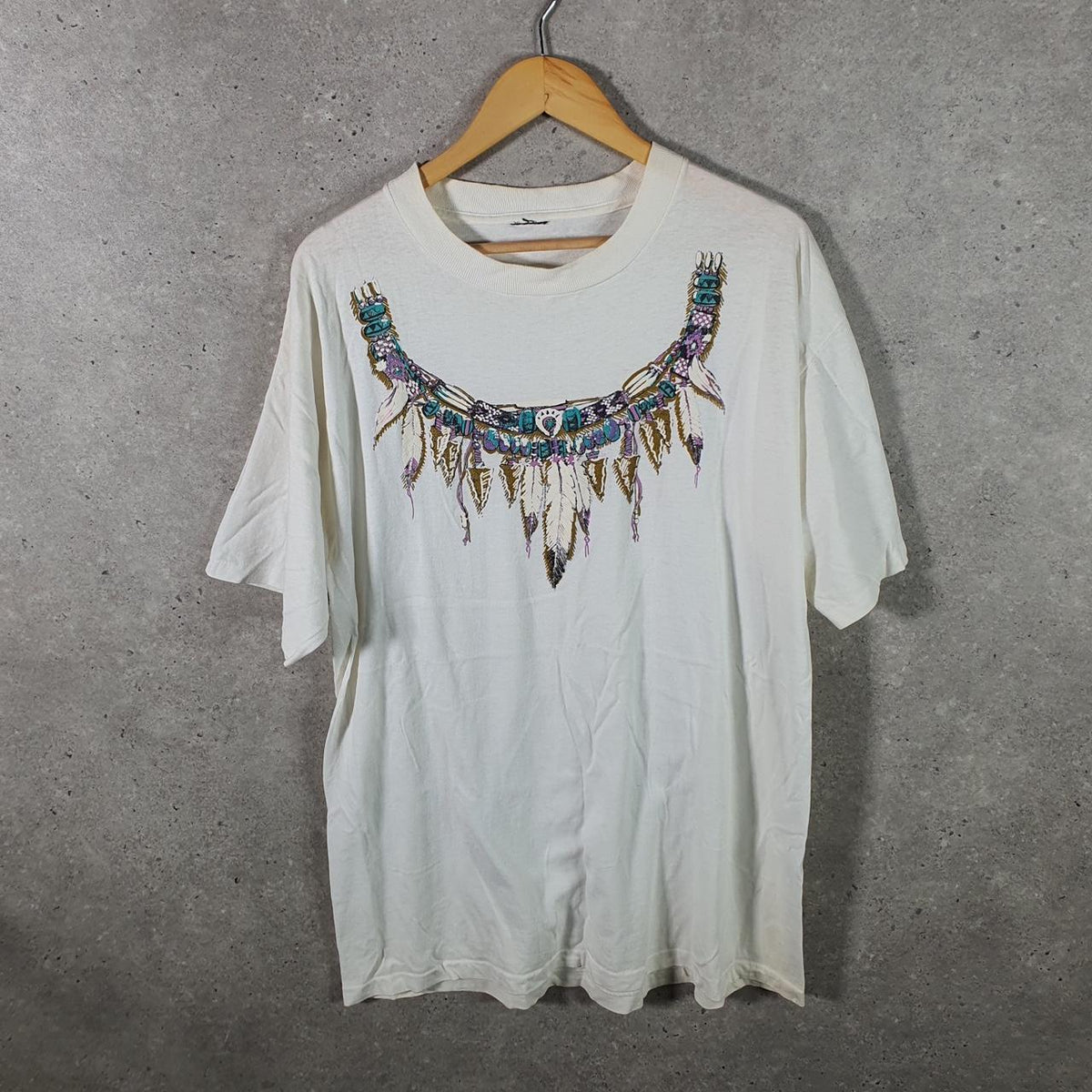 Vintage Beads Necklace Graphic 90s USA Single Stitch T Shirt Men’s Medium White Big Fish Vintage