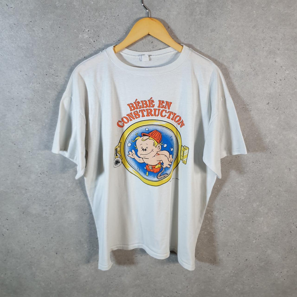 Vintage Baby In Construction Graphic USA 90s Single Stitch T Shirt Men’s Medium White C8914