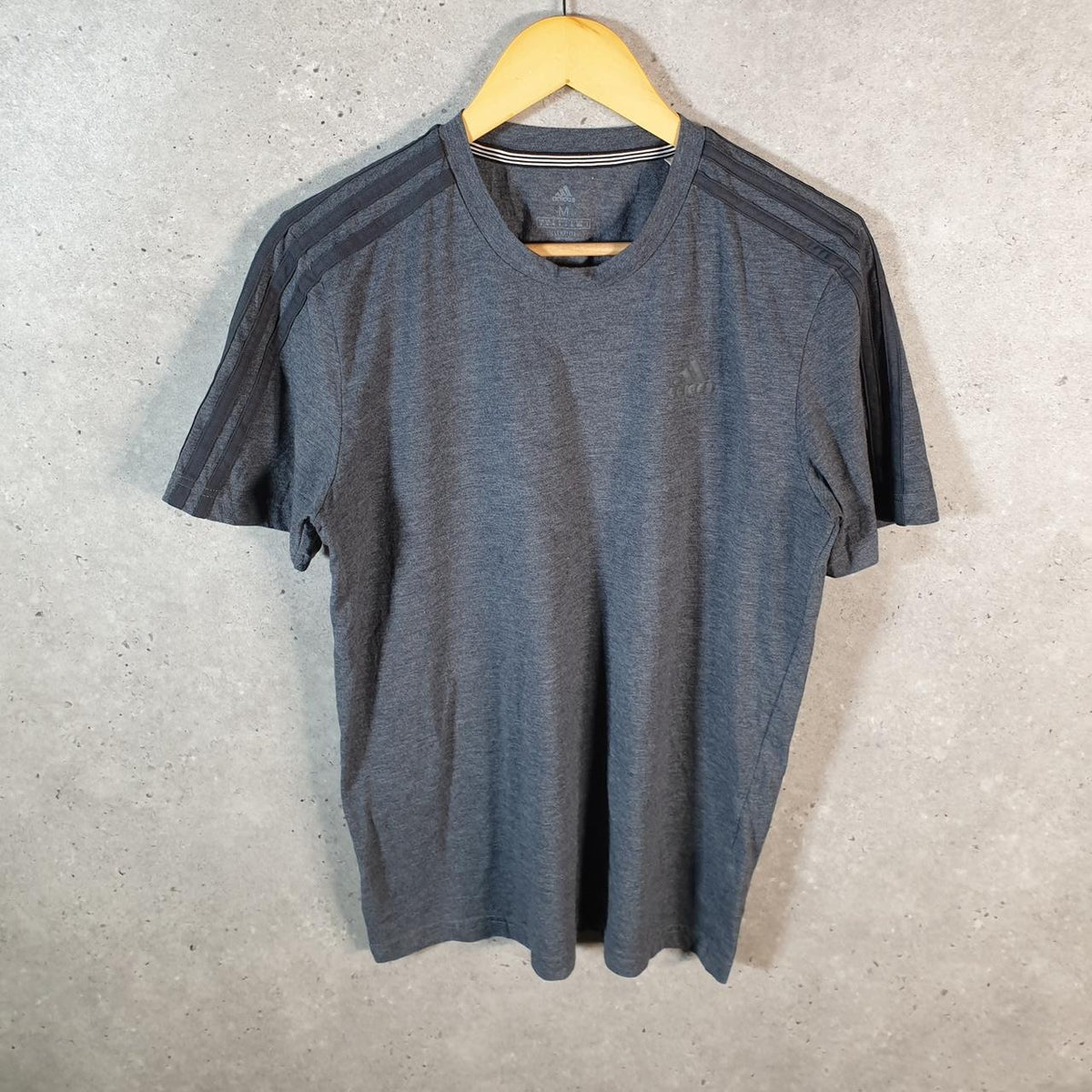 Vintage Adidas ClimaLite Spellout T Shirt Men’s Medium Grey Three Stripes Logo Athletic