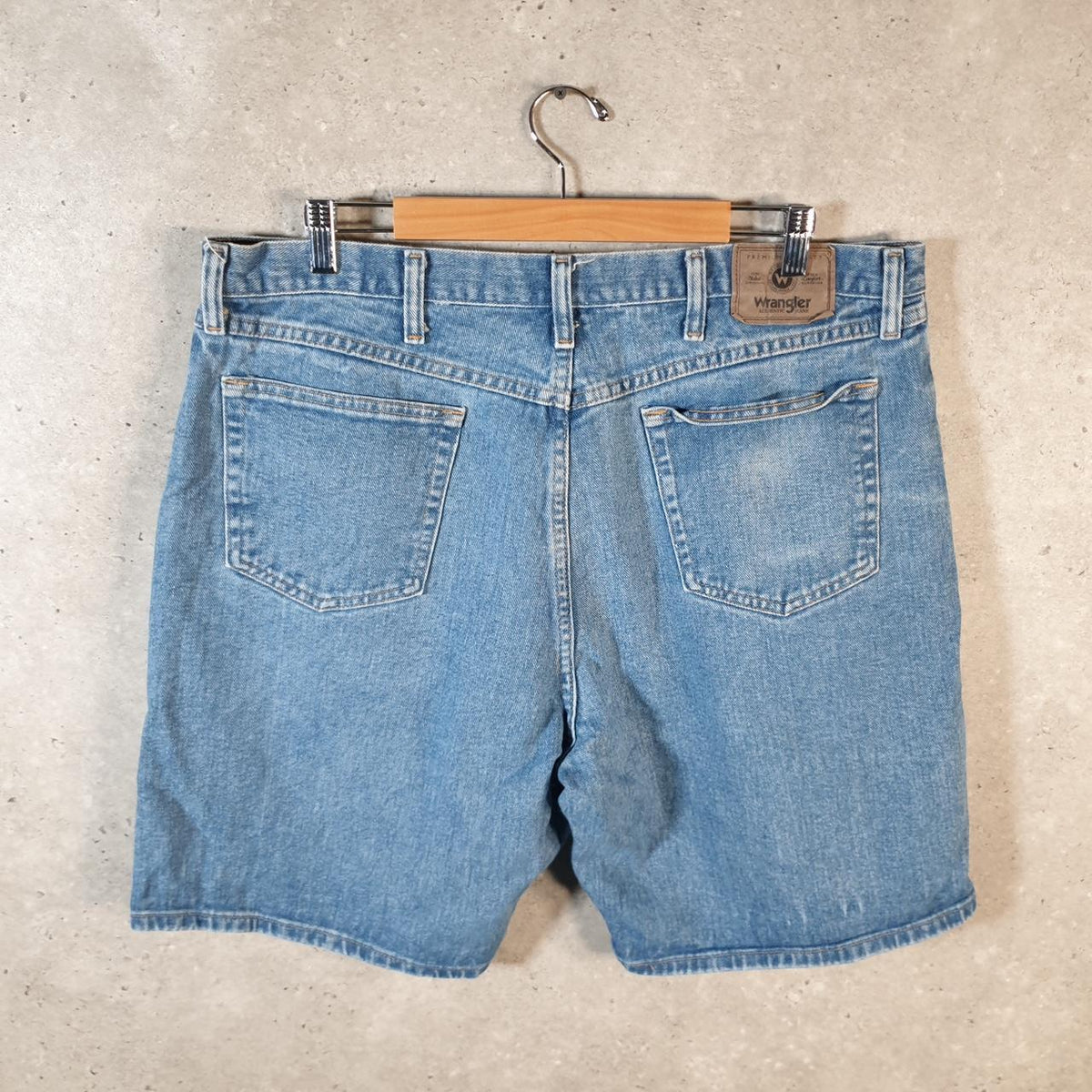 Vintage Wrangler Denim Shorts Jorts Cargo Men’s W40 Relaxed Blue Baggy Cotton