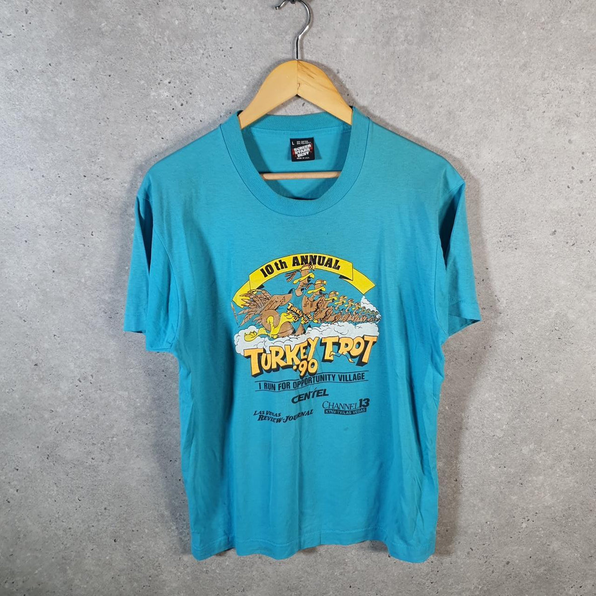 Vintage Screen Stars Best Turkey Trot 1990 USA Single Stitch T Shirt Men’s Large Blue Big Fish Vintage