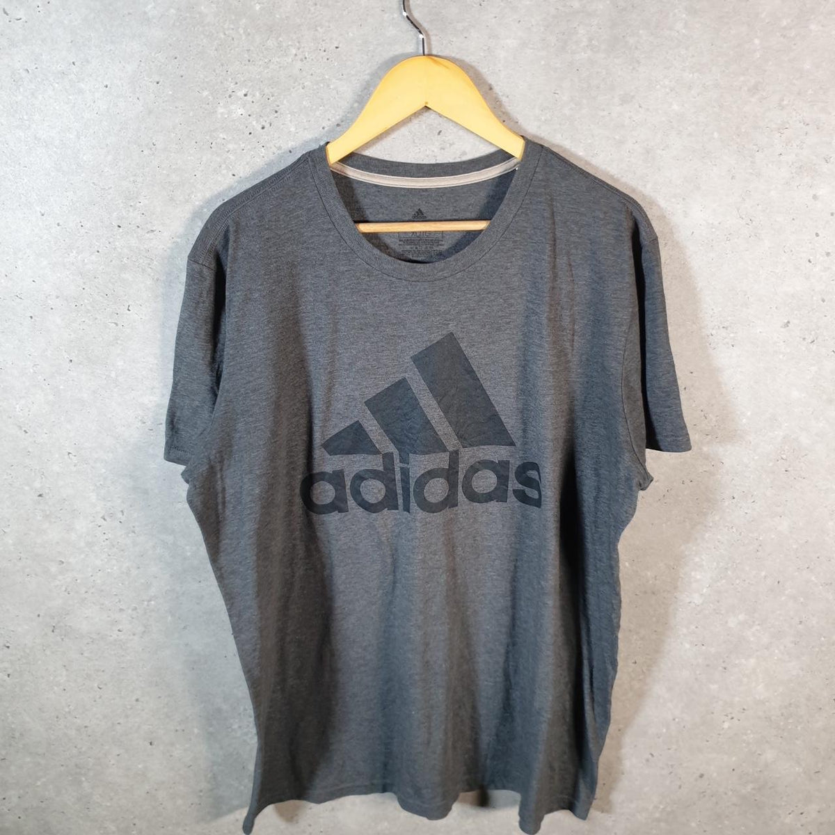Vintage Adidas Go To Performance T Shirt Men’s XL Grey Three Stripes Logo Athletic