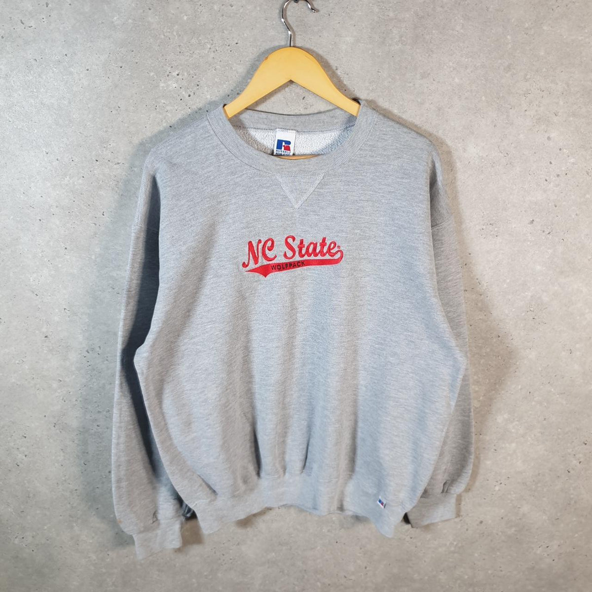 Vintage Russell Athletic NC State Wolfpack USA Sweatshirt Men’s Large Grey Pullover