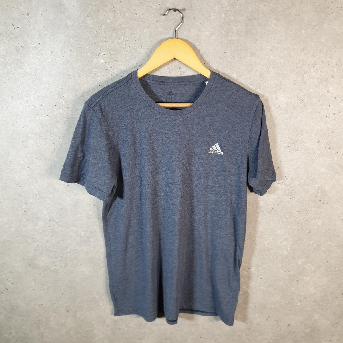 Vintage Adidas Spellout T Shirt Shirt Men’s Medium Grey Three Stripes Logo Athletic C9702