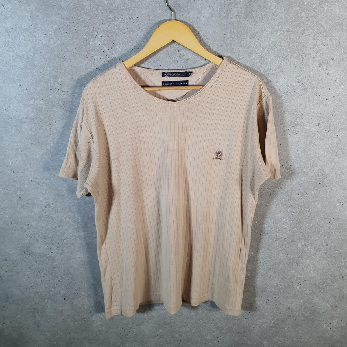 Vintage Tommy Hilfiger 90s T Shirt Men’s Medium Brown Classic Fit Embroidered Logo
