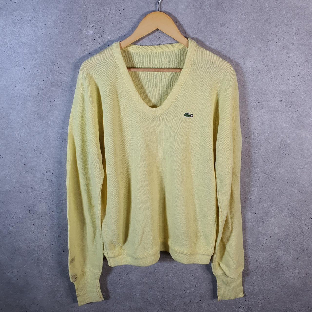 Vintage Izod Lacoste Sweatshirt Men’s Medium Yellow Pullover Logo Y2K Jumper Logo
