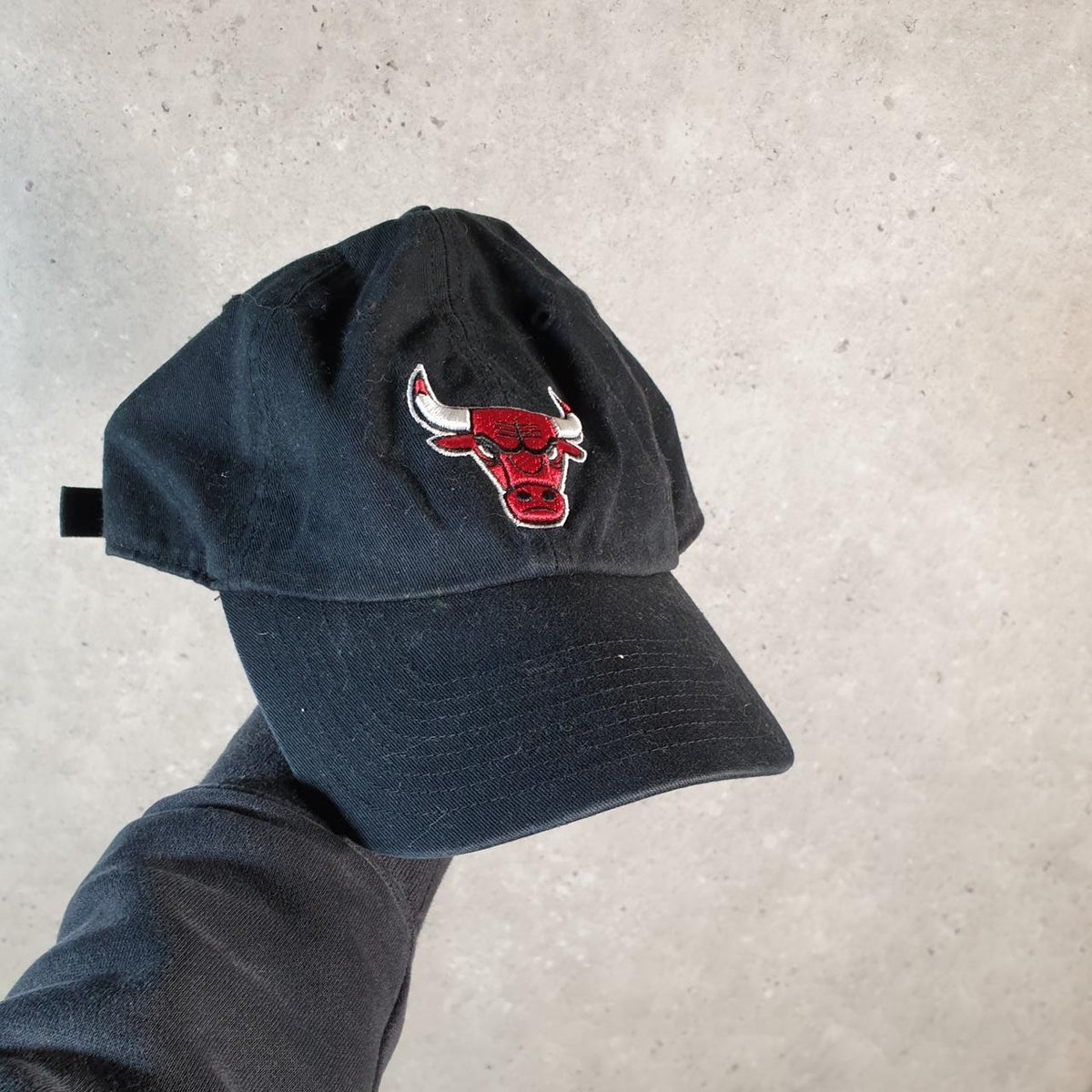 Vintage NFL Chicago Bears Adjustable Cap Men’s USA Spellout Athletic C8508