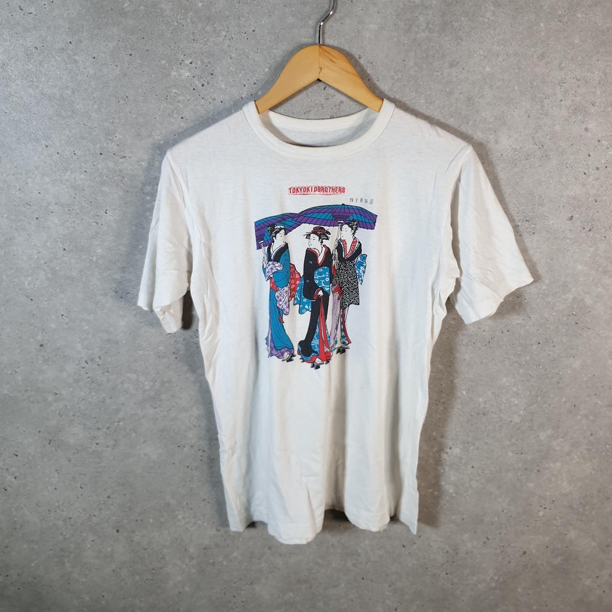 Vintage Chinese Tokyoki Brothers Graphic 90s USA Single Stitch T Shirt Men’s XS XSmall White Big Fish Vintage
