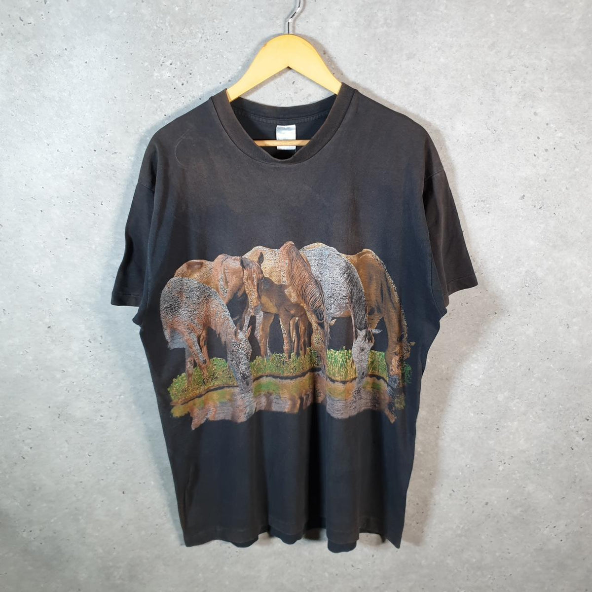 Vintage Hunter Elephant Animals Graphic 90s USA Single Stitch T Shirt Men’s Medium Black