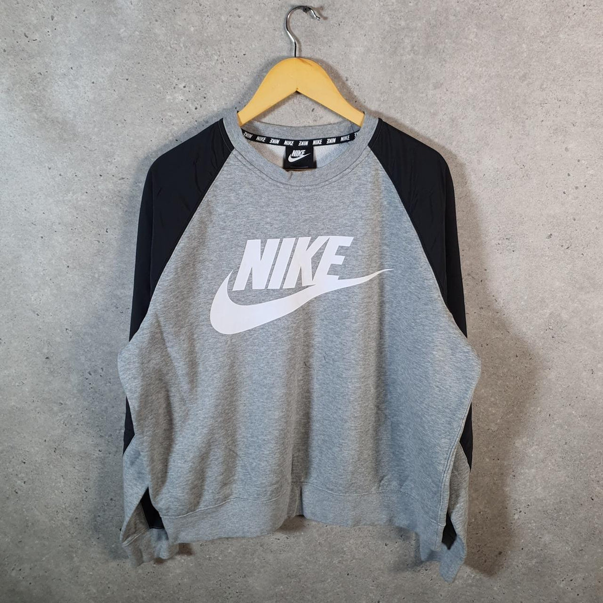 Vintage Nike Club Sweatshirt Men’s Large Grey Swoosh Y2K Pullover Logo