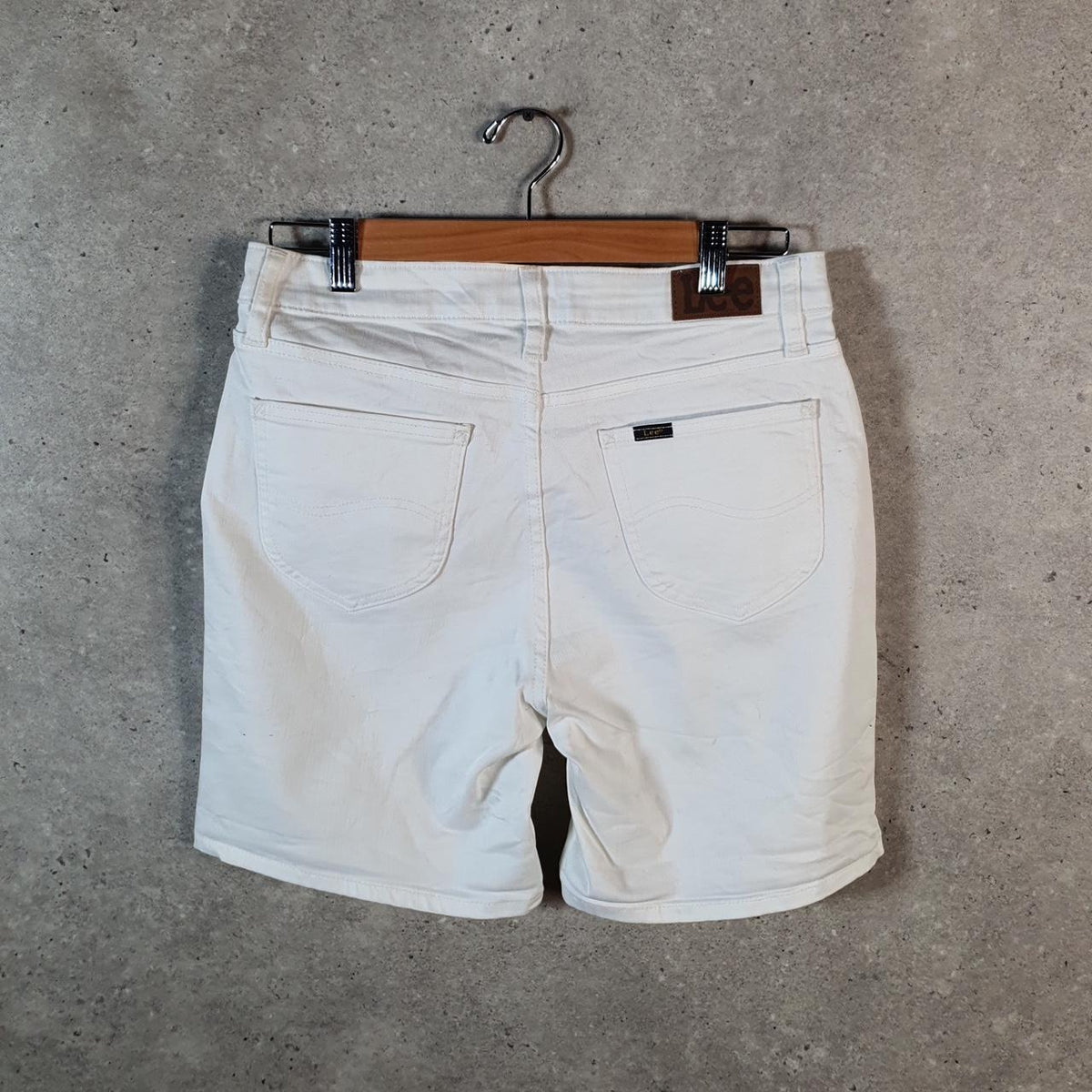 Vintage Lee Mid Rise Baggy Shorts Jorts Cargo Womens W30 White Relaxed Denim A4557