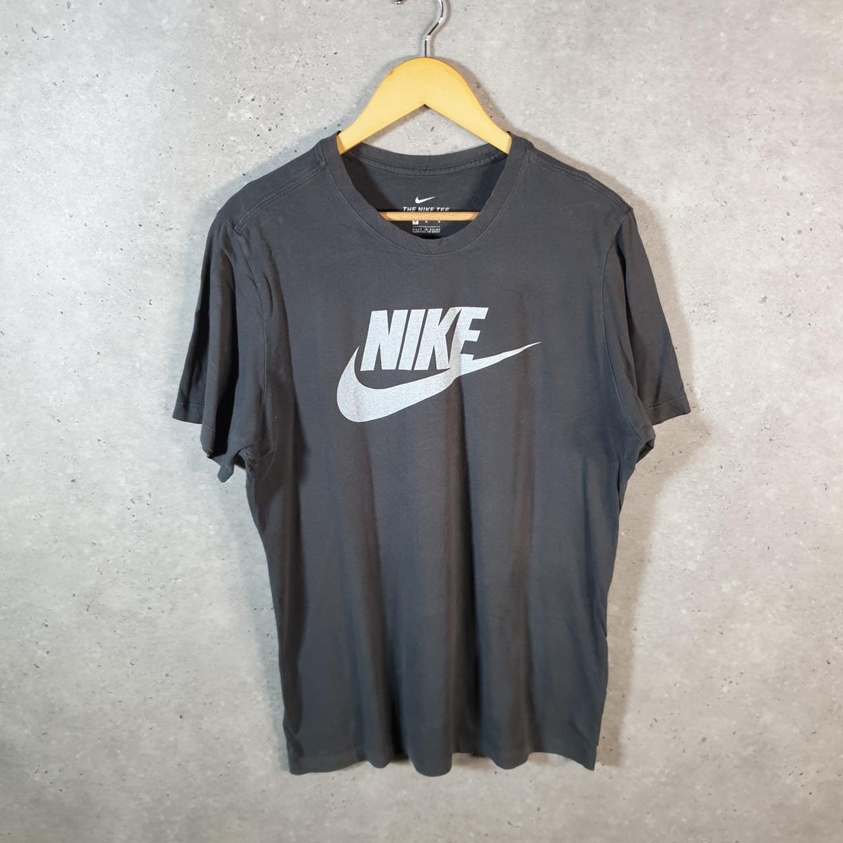 Vintage Nike Spellout T Shirt Men’s Medium Grey Logo Swoosh Athletic
