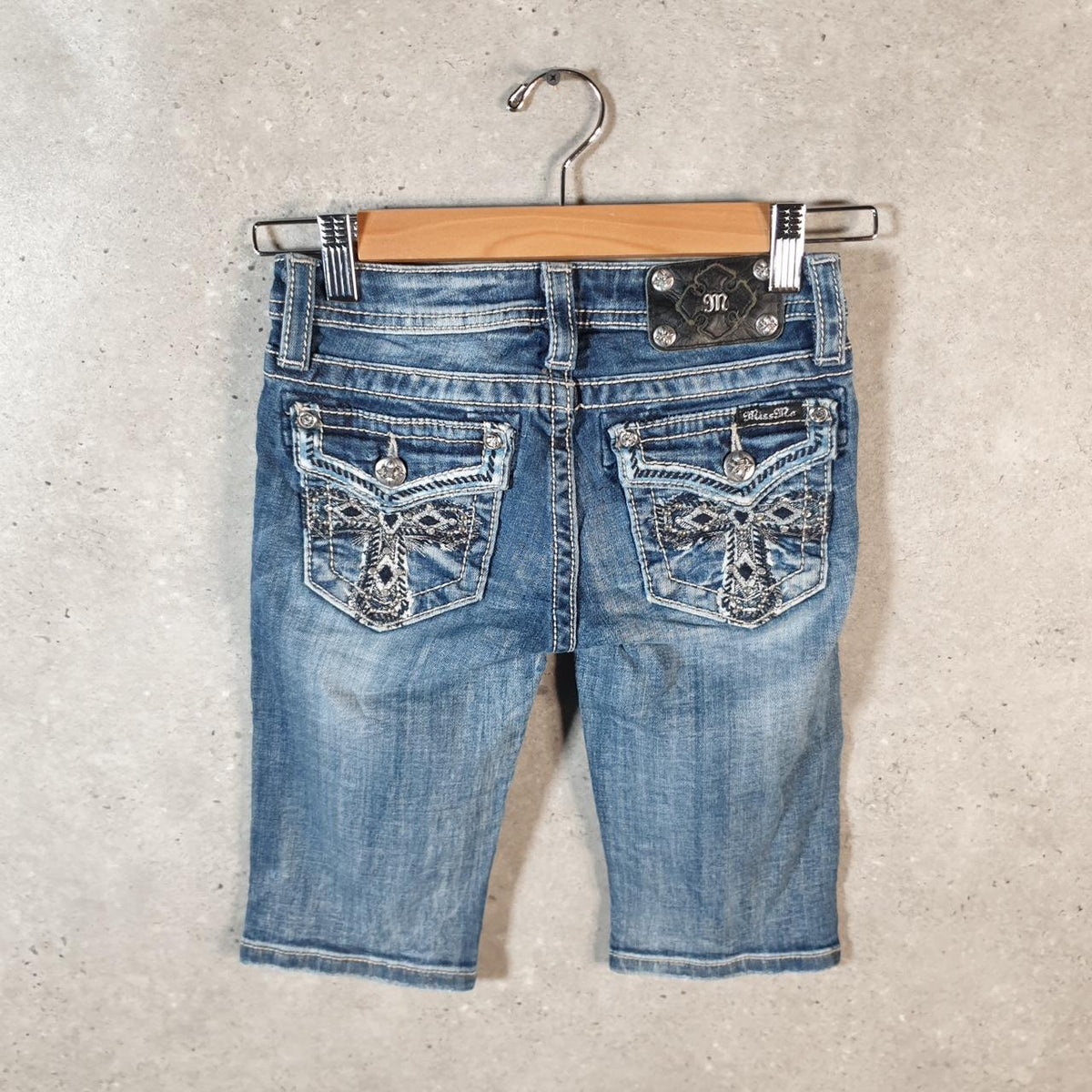 Vintage Miss Me Baggy Y2K Hip Hop Jeans Shorts Jorts Womens W24 Blue Denim Low Rise