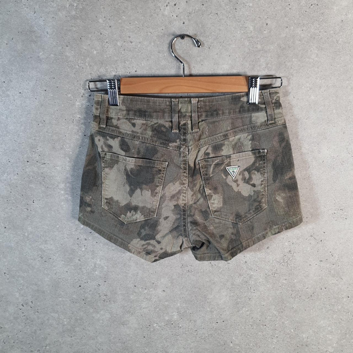Vintage Guess Camouflage Shorts Jorts Cargo Womens W26 Brown Relaxed Denim