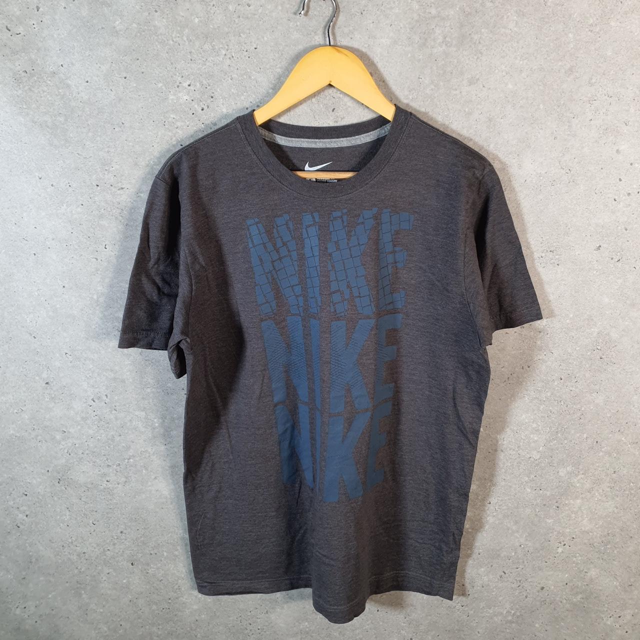 Vintage Nike Club Spellout T Shirt Men’s Large Grey Logo Swoosh Athletic