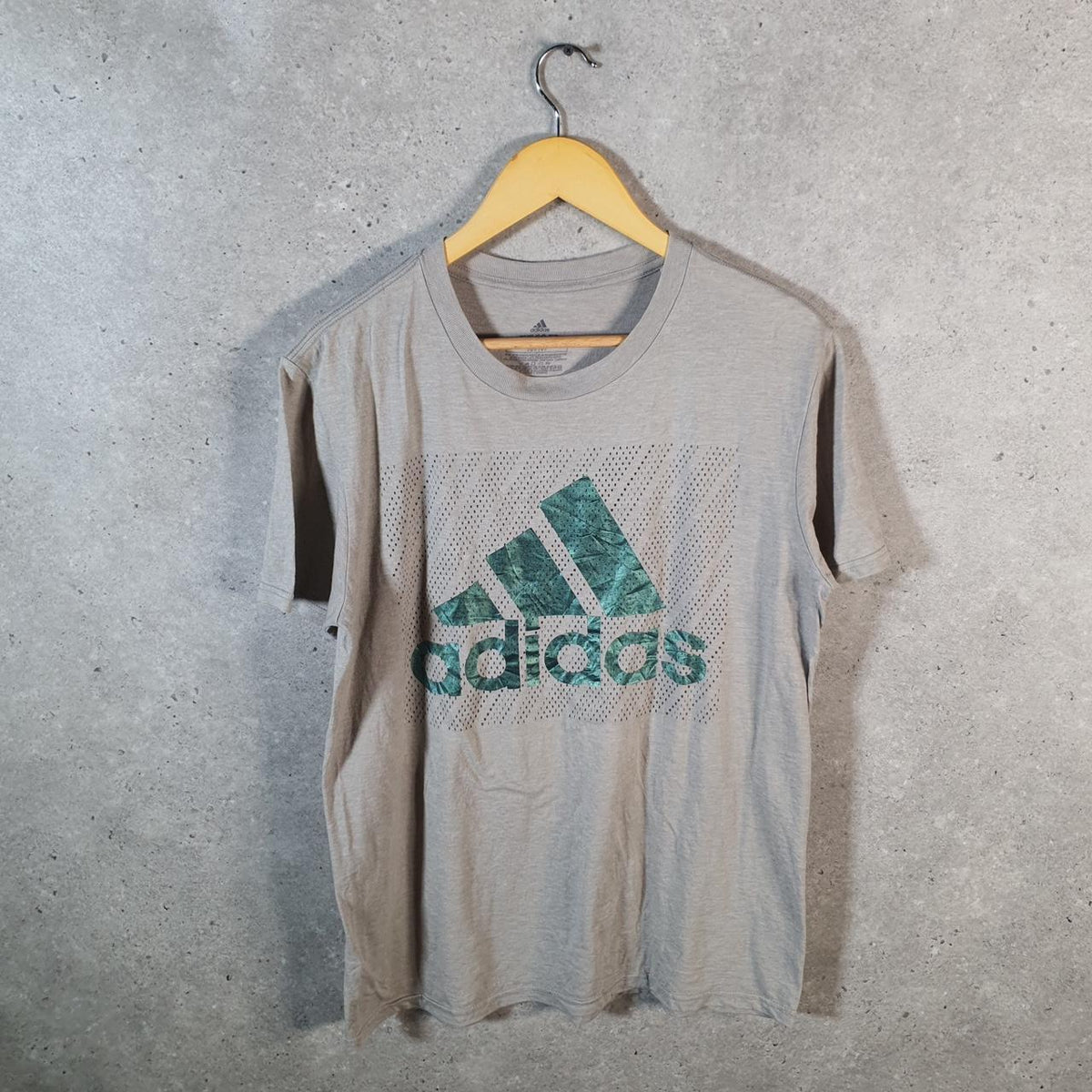 Vintage Adidas Go To Performance Tee T Shirt Men’s Medium Grey Three Stripes Logo