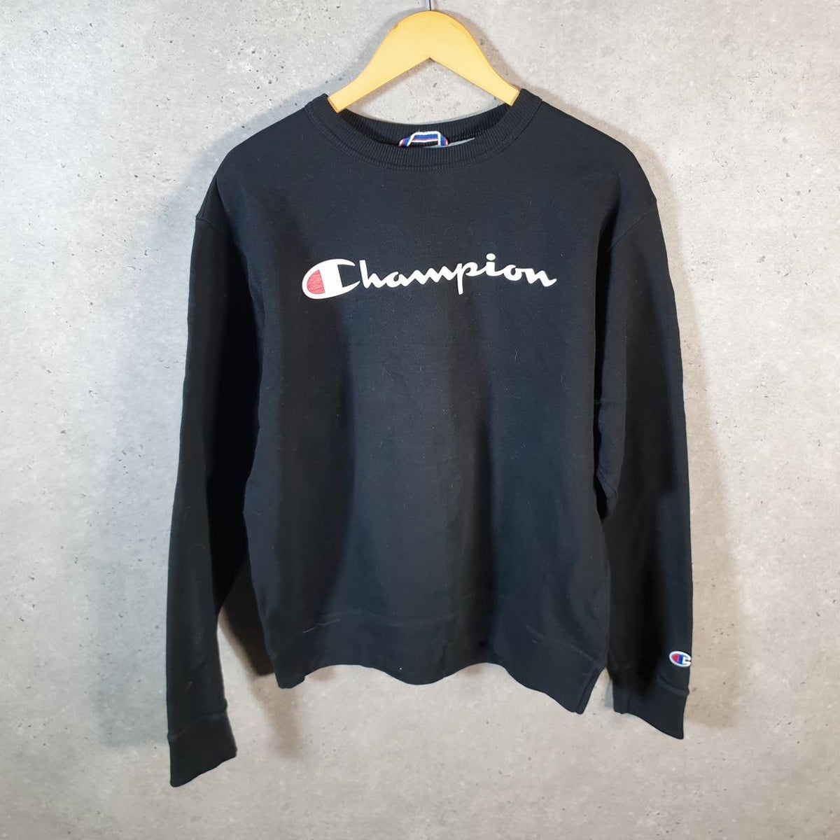 Vintage Champion Sweatshirt Men’s Medium Black USA Y2K Pullover Embroidered Logo