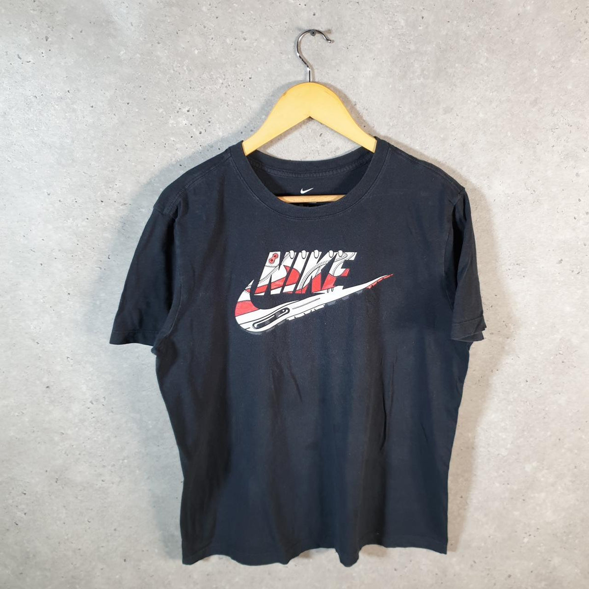 Vintage Nike Airmax Trainer T Shirt Men’s Medium Black Logo Swoosh Athletic