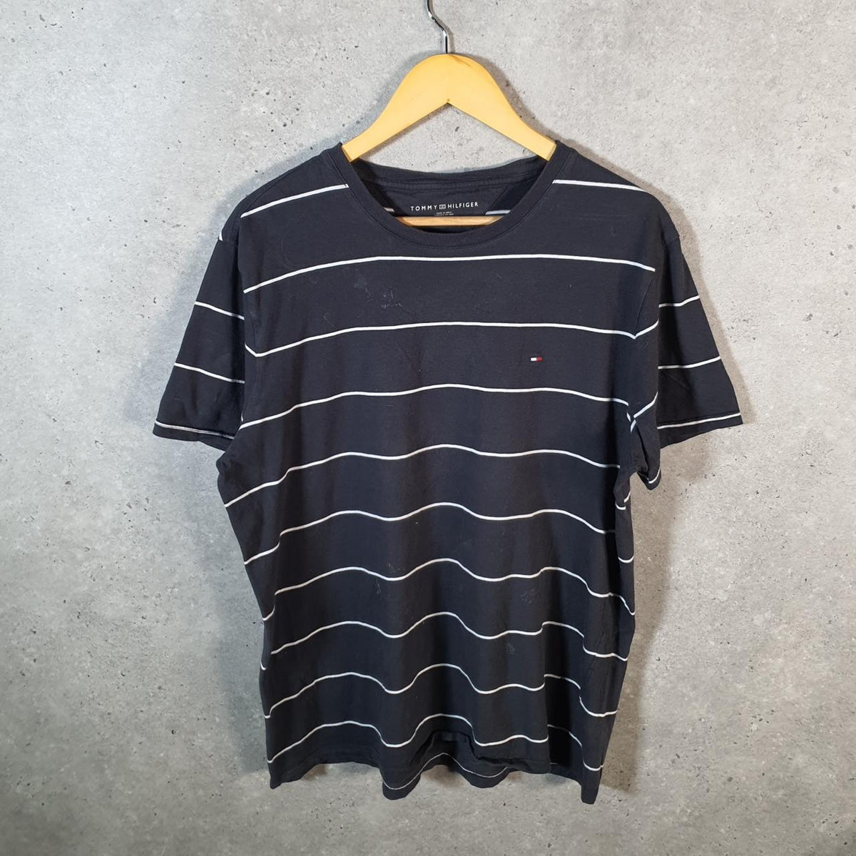 Vintage Tommy Hilfiger T Shirt Men’s Large Black Striped Regular Fit Embroidered Logo
