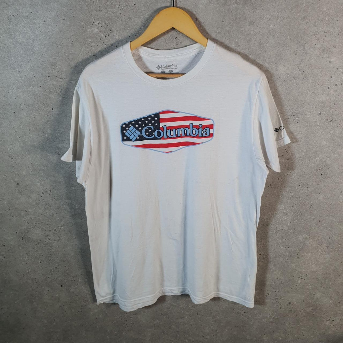 Vintage Columbia USA Flag T Shirt Shirt Men’s Large White Logo Athletic