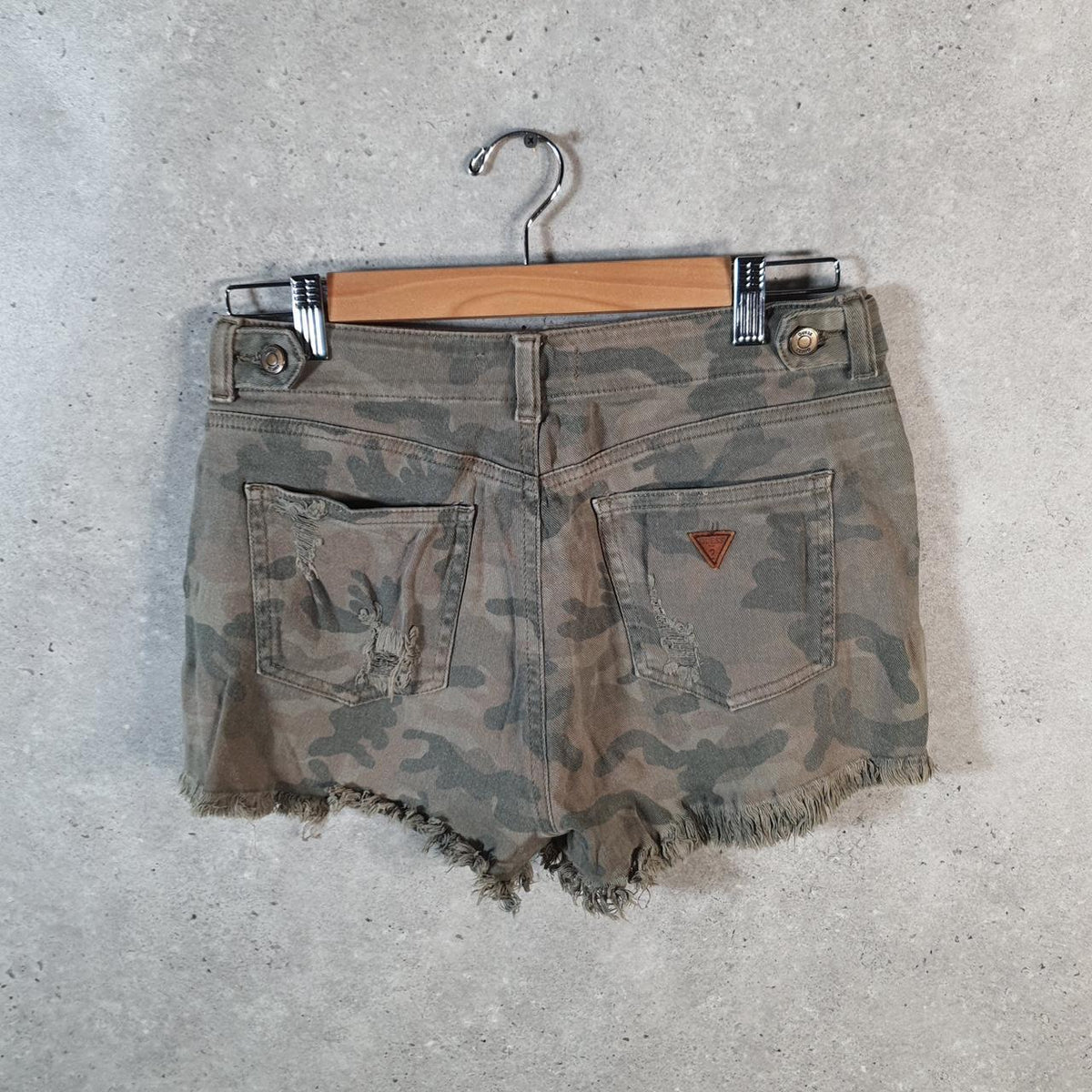 Vintage Guess Camouflage Shorts Jorts Cargo Womens W29 Brown Relaxed Denim