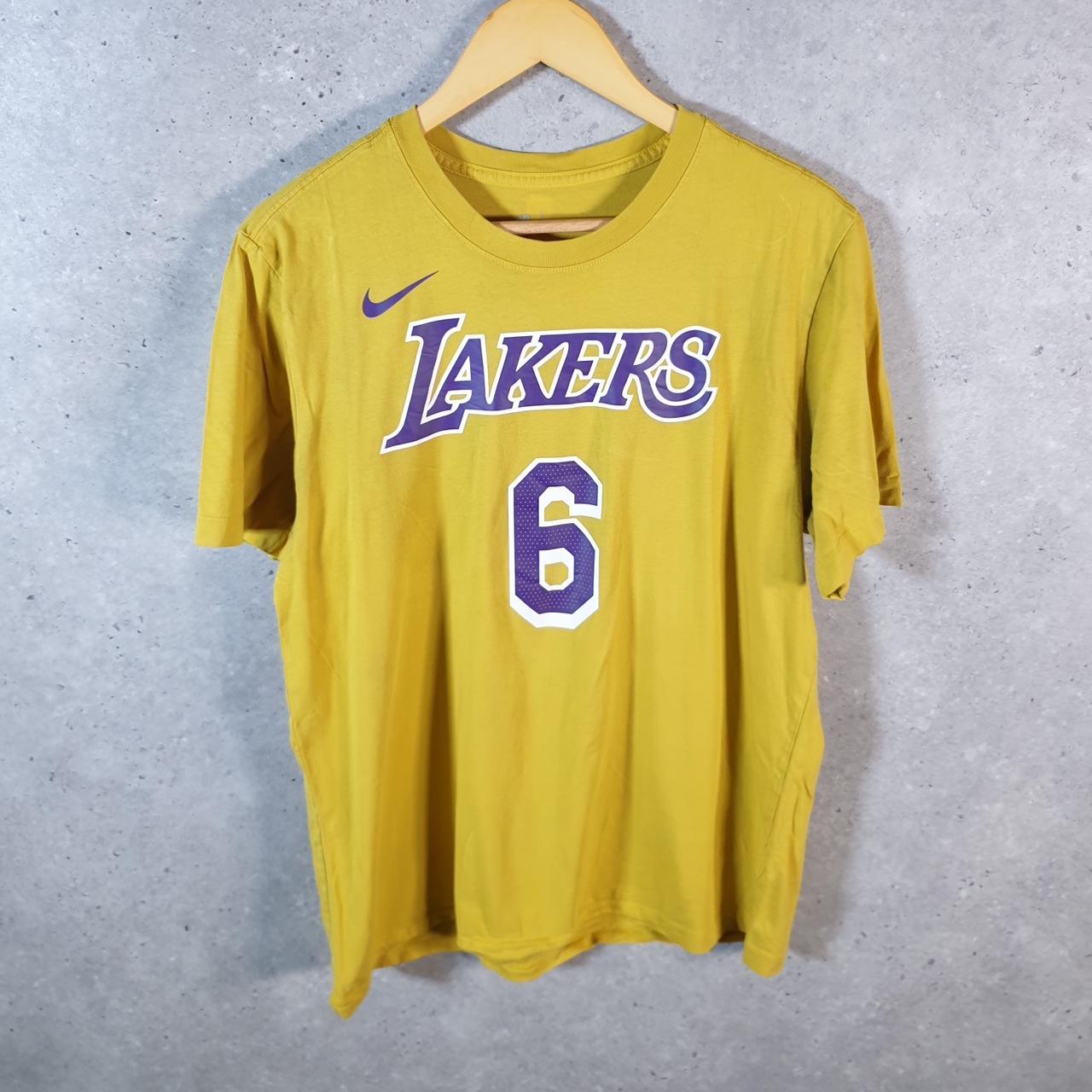 Vintage Nike NBA Los Angeles Lakers LeBron James T Shirt Men’s small Yellow Swoosh Athletic