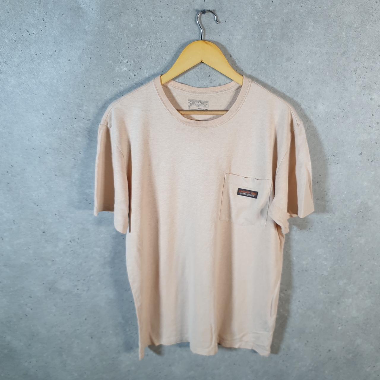 Vintage Patagonia Organic Cotton T Shirt Men’s Small Pink Regular Fit Spellout Logo