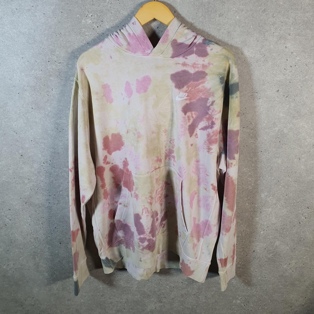 Vintage Nike Club Spellout Hoodie Men’s XL Tie Dye Swoosh Y2K Pullover