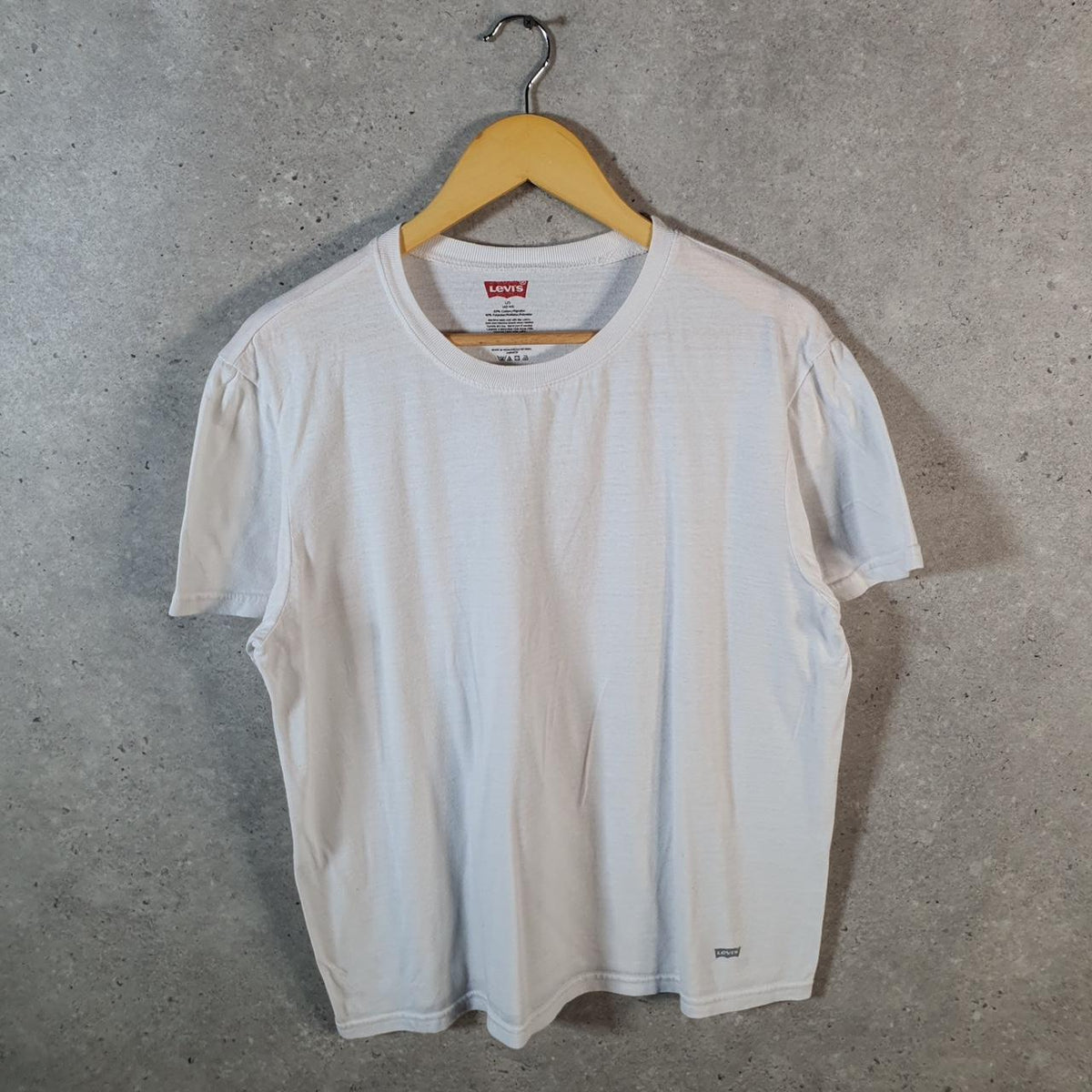 Vintage Levis Spellout T Shirt Shirt Men’s Large White Logo Athletic Casual