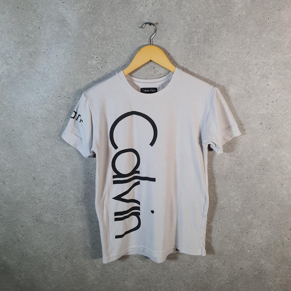 Vintage Calvin Klein Spellout T Shirt Men’s XS White Casual Sports C9838