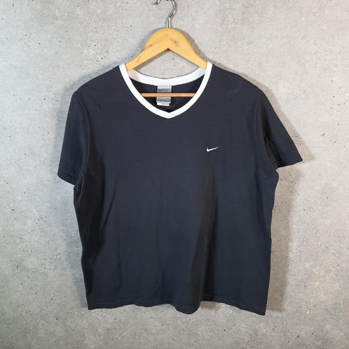Vintage Nike 90s USA T Shirt Men’s XL Black Embroidered Single Swoosh Logo Athletic Big Fish Vintage