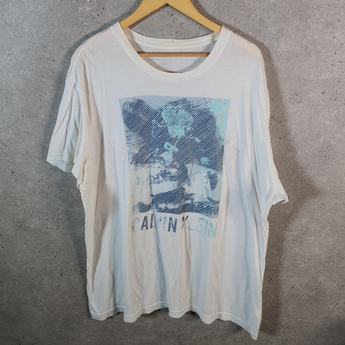 Vintage Calvin Klein Graphic T Shirt Men’s 2XL White Regular Fit Spellout Logo