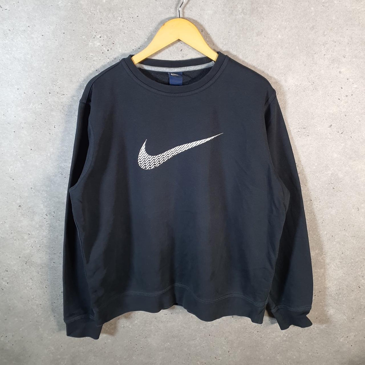 Vintage Nike Club Sweatshirt Men’s XL Black Swoosh Y2K Pullover Logo